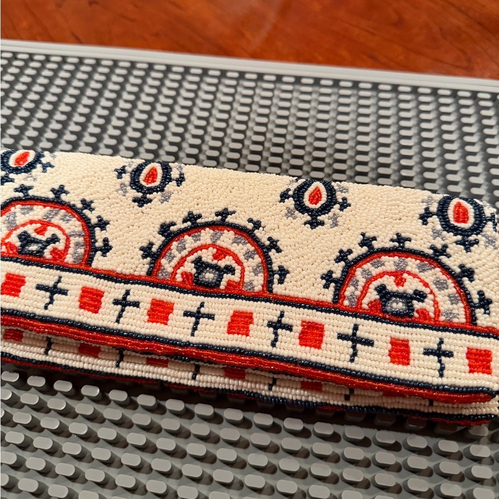 NWT Tiana NY Bohemian Medallion Print Beaded Clutch - Picture 3 of 11